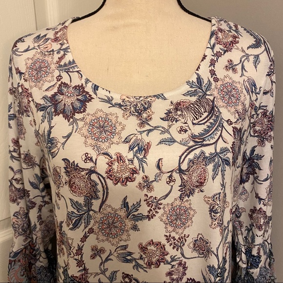 STYLE & CO Floral Print Sheer Flare Sleeve Top - Picture 4 of 13